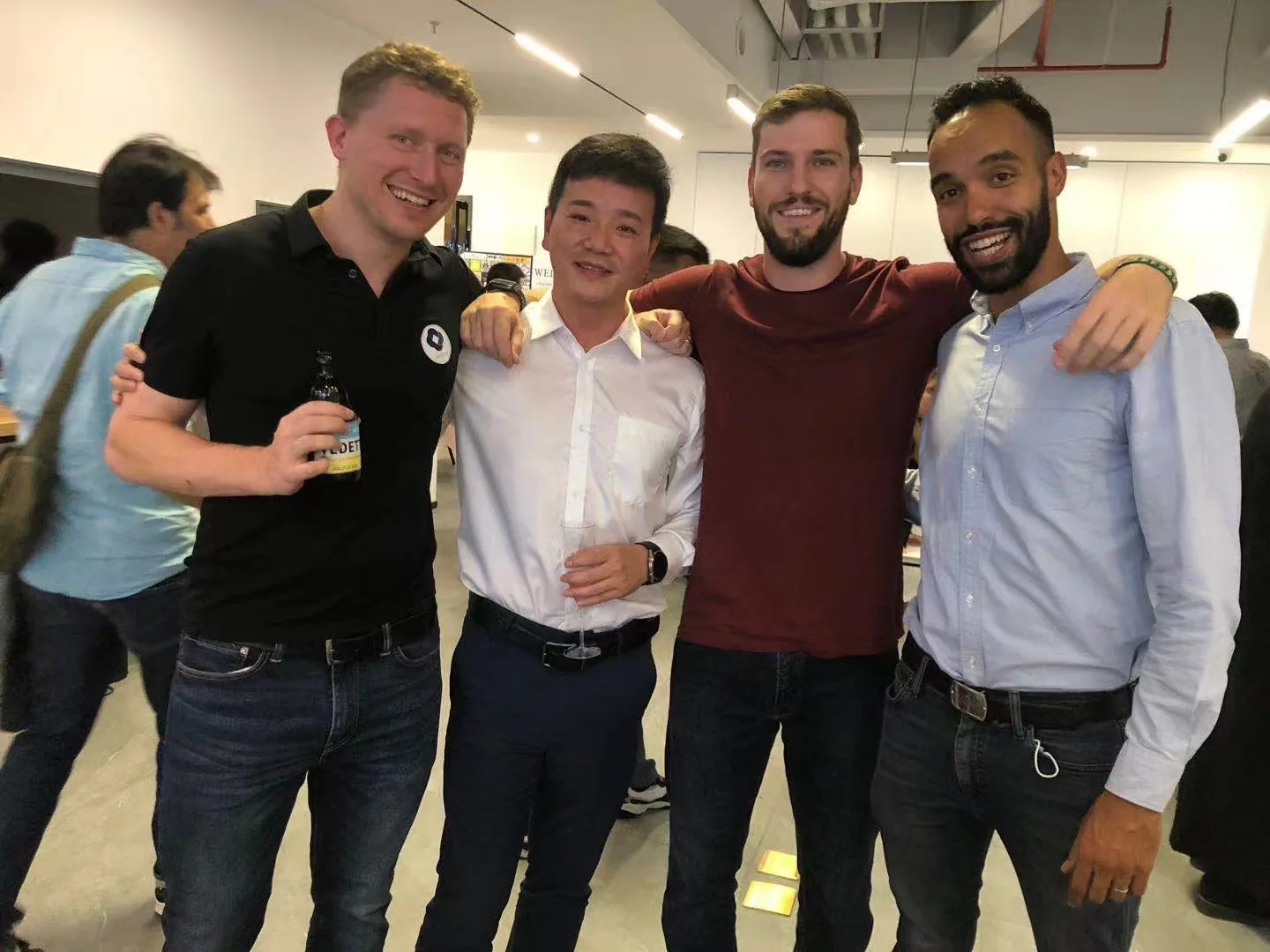 VELAN Global 与海外伙伴进行商务交流