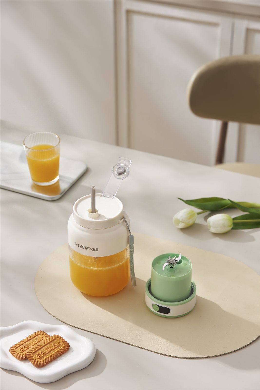 Portable juicer blade detail view
